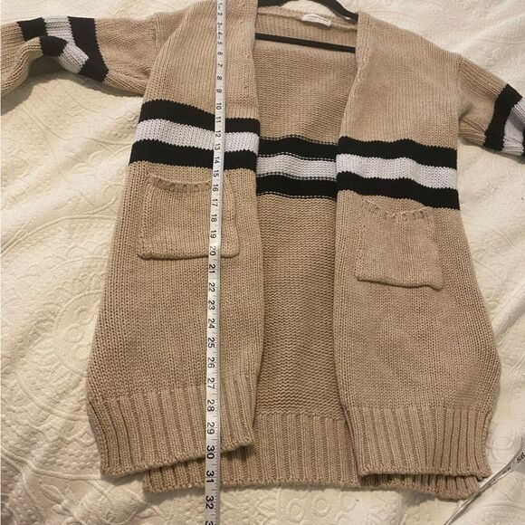 Goodnight Macaroon Neutral Preppy Beige and Black Academia Longline Cardigan - Picture 5 of 5